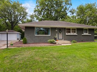 W170S6967 Southern Dr, Muskego, WI 53150