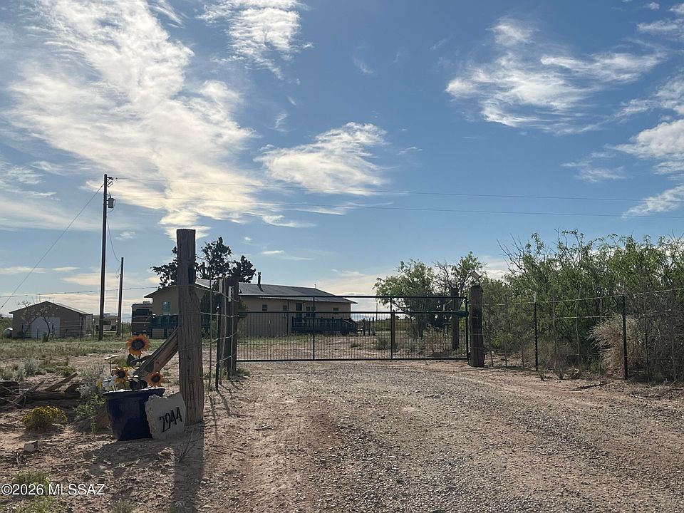 1st image of 2944 N Manzora Rd