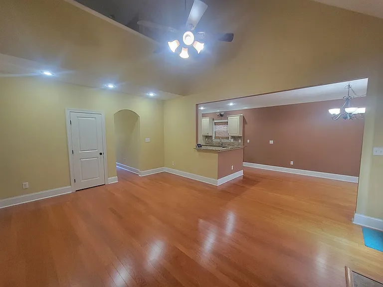 1010 Barrett Dr — Photo 10
