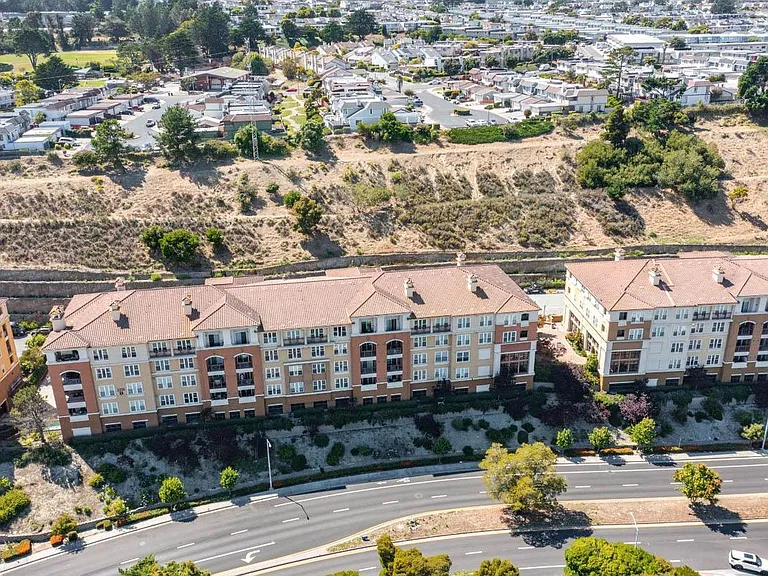 2250 Gellert Blvd #2307 — Photo 36