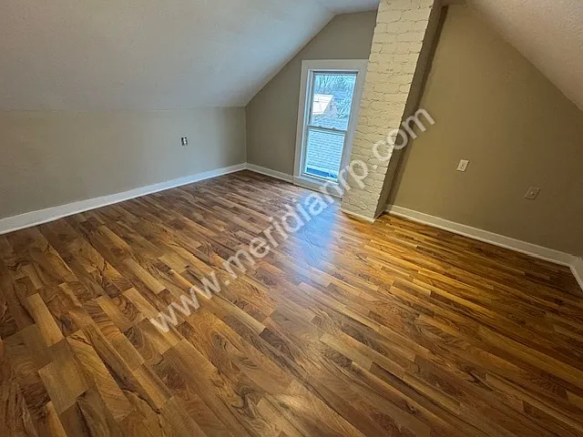 2403 N Clinton St — Photo 16