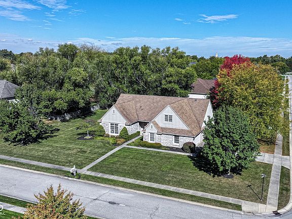 2nd image of 2484 Royal Blvd