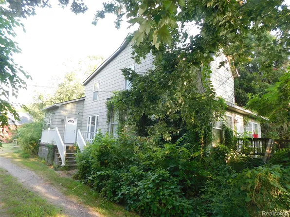 5284 Scotch Settlement Rd, Almont, MI 48003