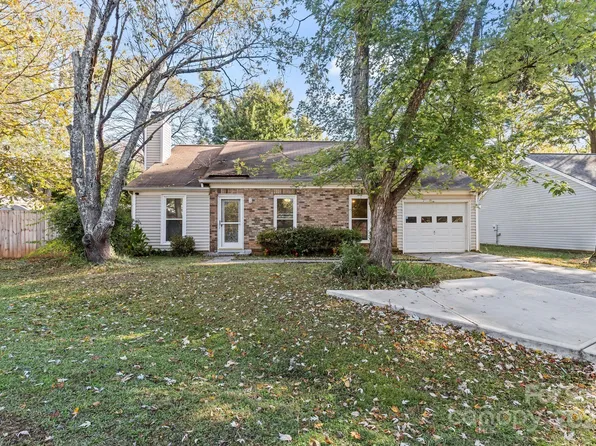 7911 Latchington Ct, Charlotte, NC 28227