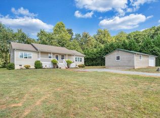 1819 Webster Rd, Glade Hill, VA 24092