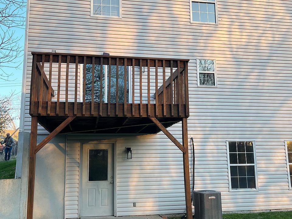 2nd image of 116 Persimmon Dr APT A