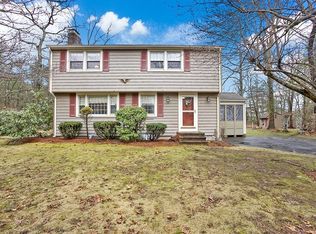 12 Beach St, Foxboro, MA 02035