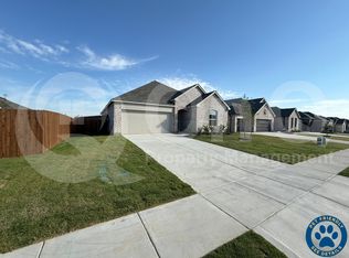 454 Ridge Dr, Justin, TX 76247