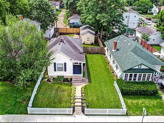 2nd image of 2410 Saint Charles Ave