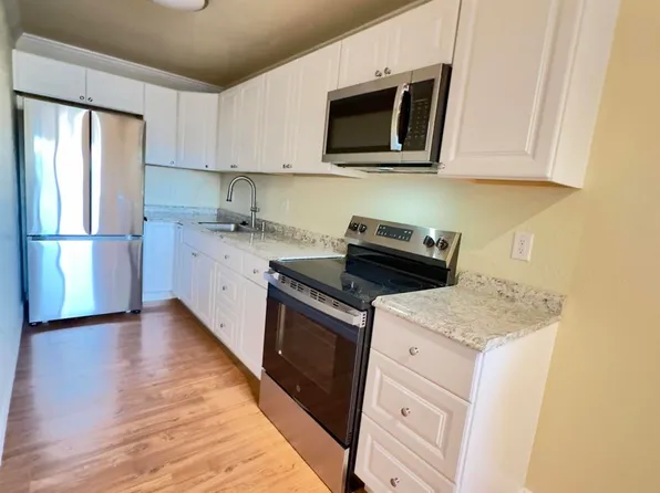 675 N Los Felices Cir #201, Palm Springs, CA 92262