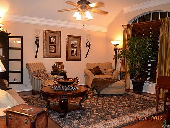 3rd image of 810 Knotty Elmwood Trl
