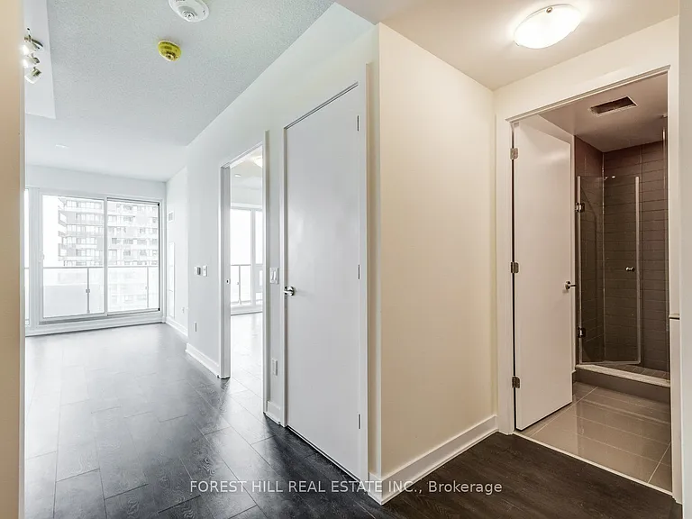 2221 Yonge St #5210 — Photo 14