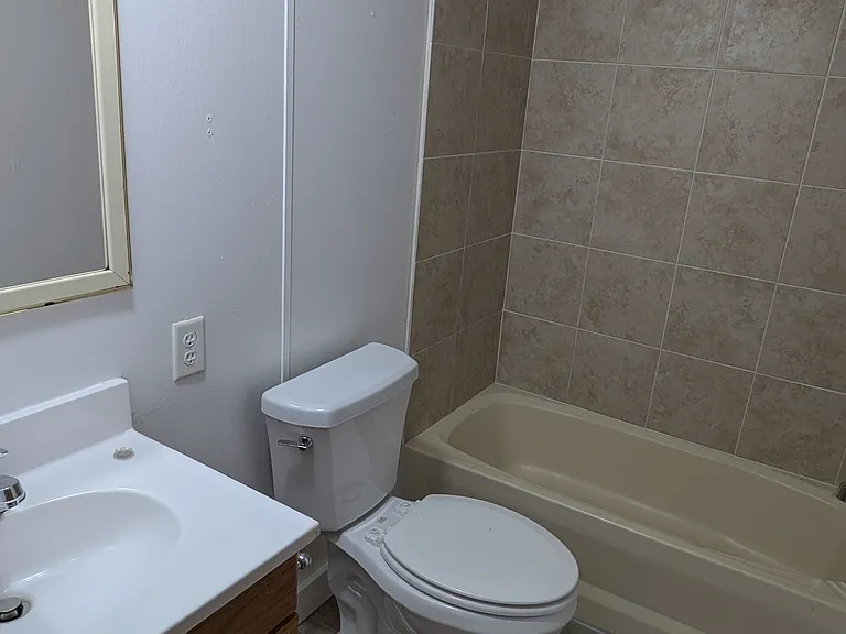 105 Wellington Dr — Photo 4