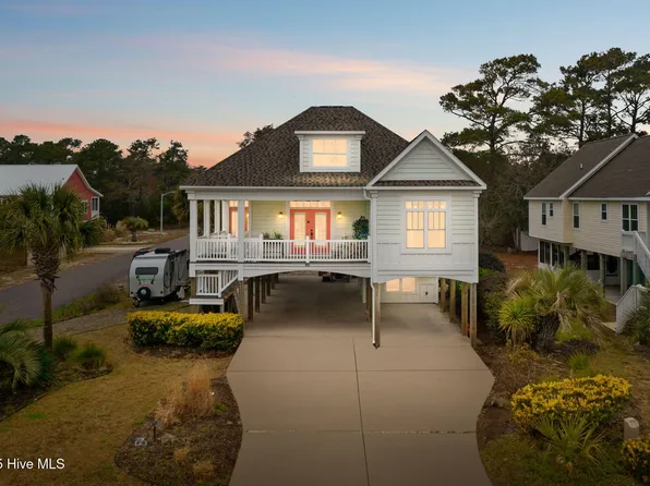 201 NE 50th Street, Oak Island, NC 28465