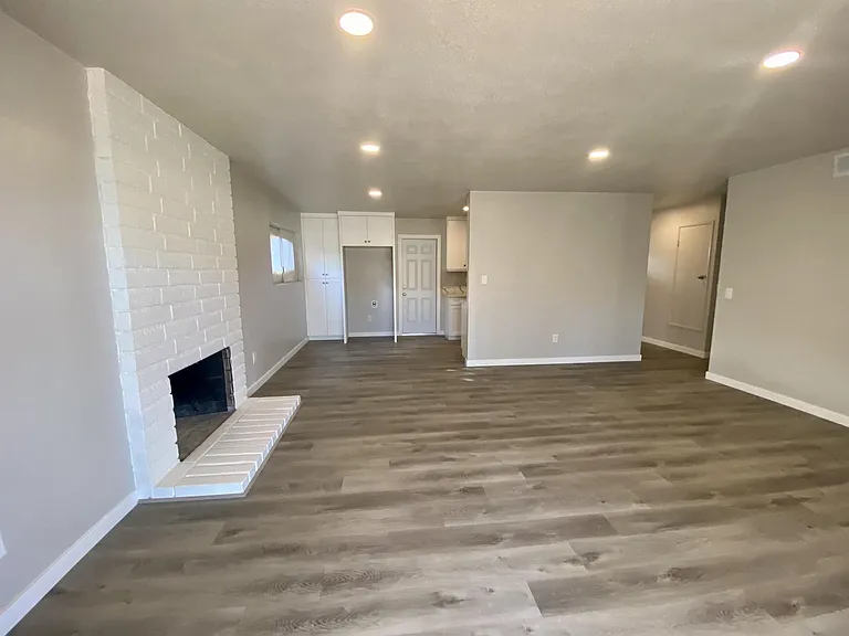 8821 Greenbrook Way — Photo 7