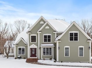 18 Adam Taylor Rd, Sterling, MA 01564