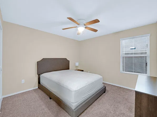 11426 Tiger Woods, San Antonio, TX 78221