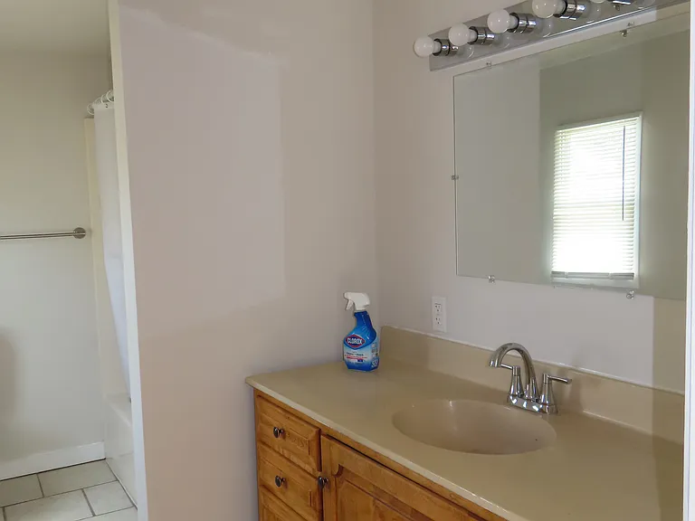 1008 Reading Ave — Photo 21
