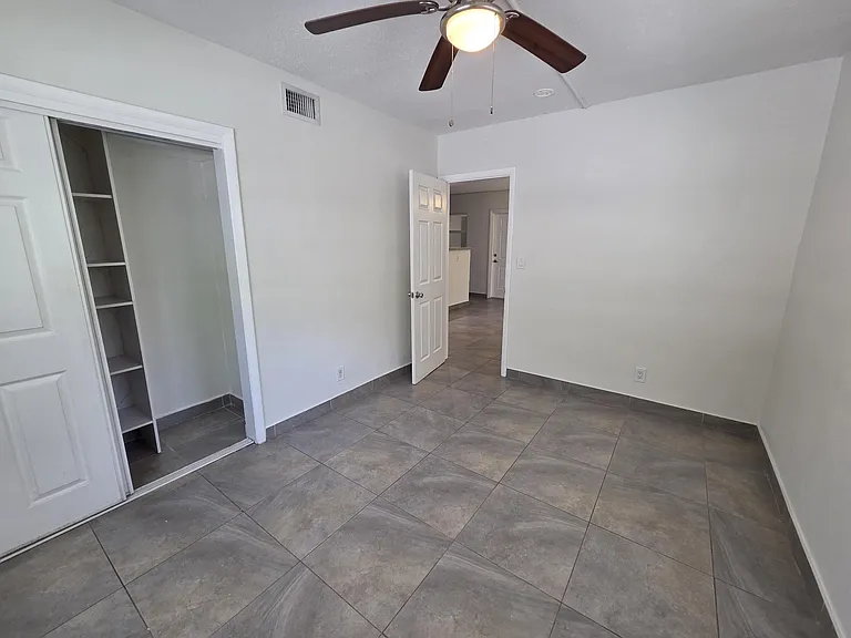 720 NE 2nd St #2 — Photo 9