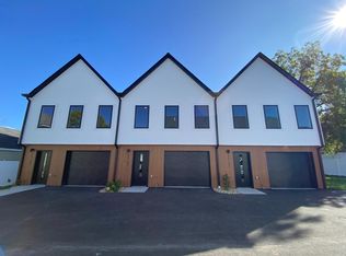 422 9th Ave SE #103, Rochester, MN 55904