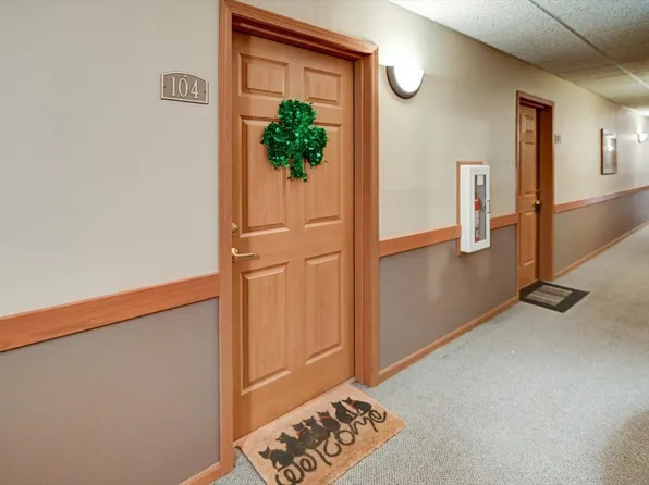 1901 Carns Dr APT 104, Madison, WI 53719