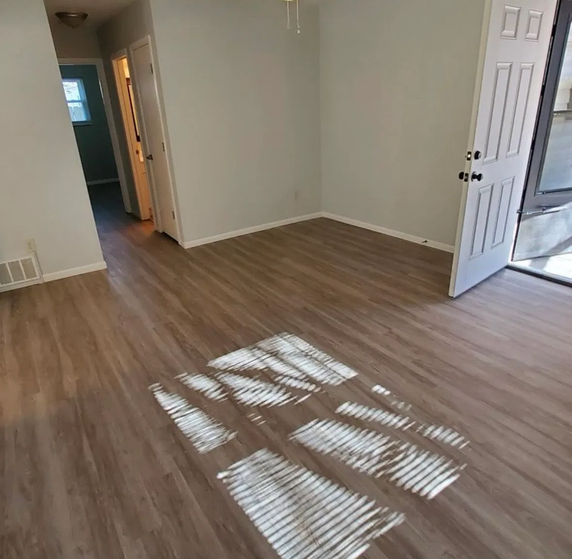 2 bed, $1,000 — Photo 3