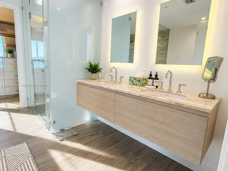 2900 NE 7th Ave #707 — Photo 23