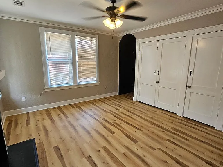 2405 Battery St #B — Photo 4