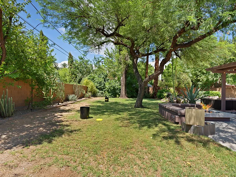 8744 N 6th Dr — Photo 18