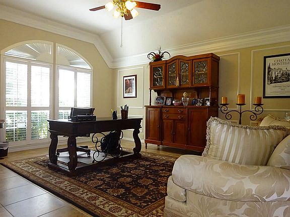2nd image of 6723 High Knoll Dr
