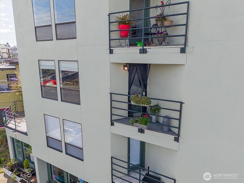 3rd image of 4000 24th Avenue W #202