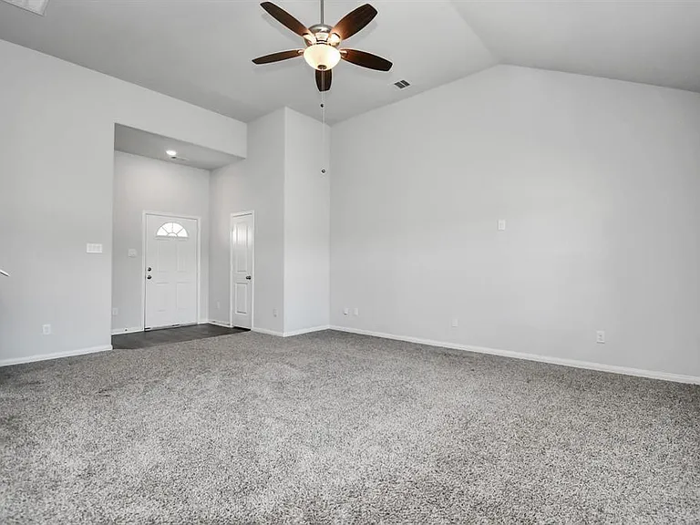 11028 Patriot Ct — Photo 7