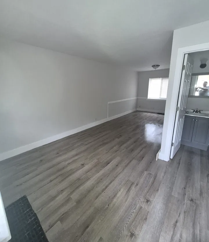 2 bed, 1.5 bath, 980 sqft, $1,475 — Photo 3
