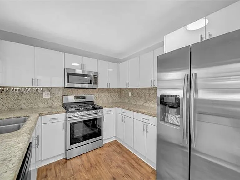 15010 NE 7th Ave — Photo 20