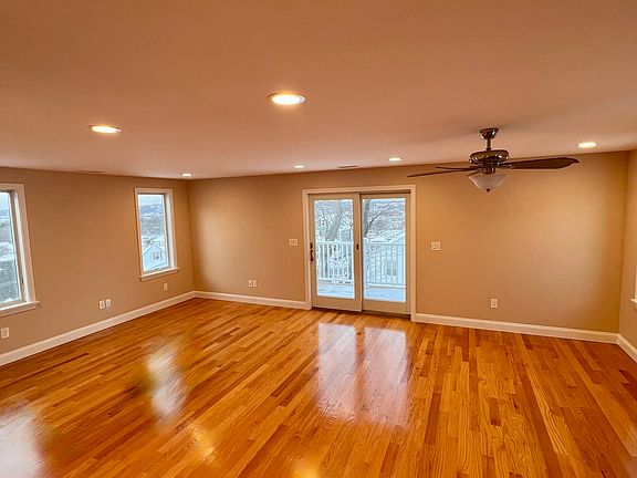 3rd image of 31 Rand St Unit 2