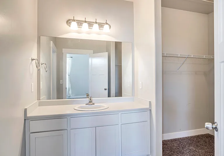 64 W Silver Springs Dr — Photo 8