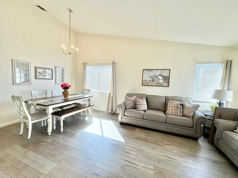 3960 Regatta Dr — Photo 3