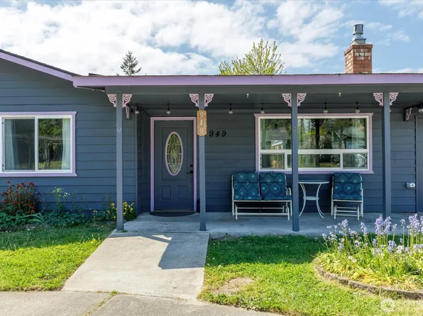 949 SW London Terrace, Oak Harbor, WA 98277