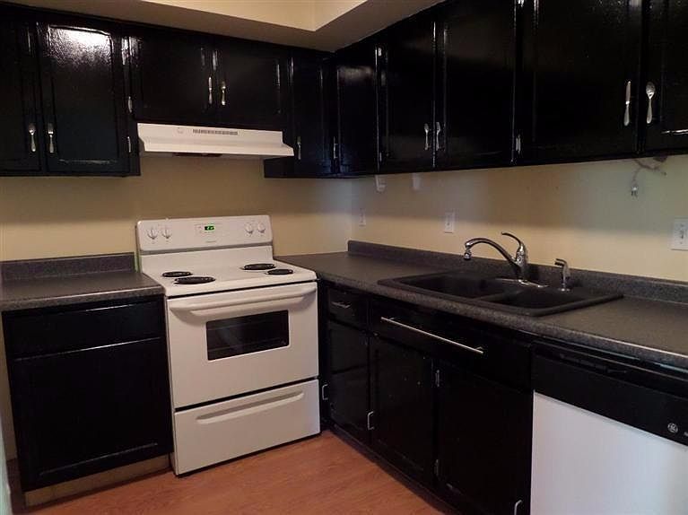 1st image of 840 Malabu Dr APT 211