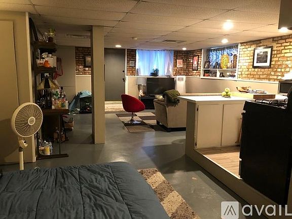 2nd image of 1526 W Edgewater Ave #B