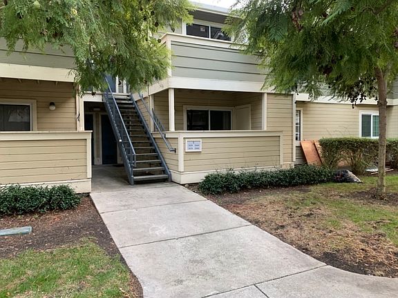 2nd image of 2666 Somerset Park Cir