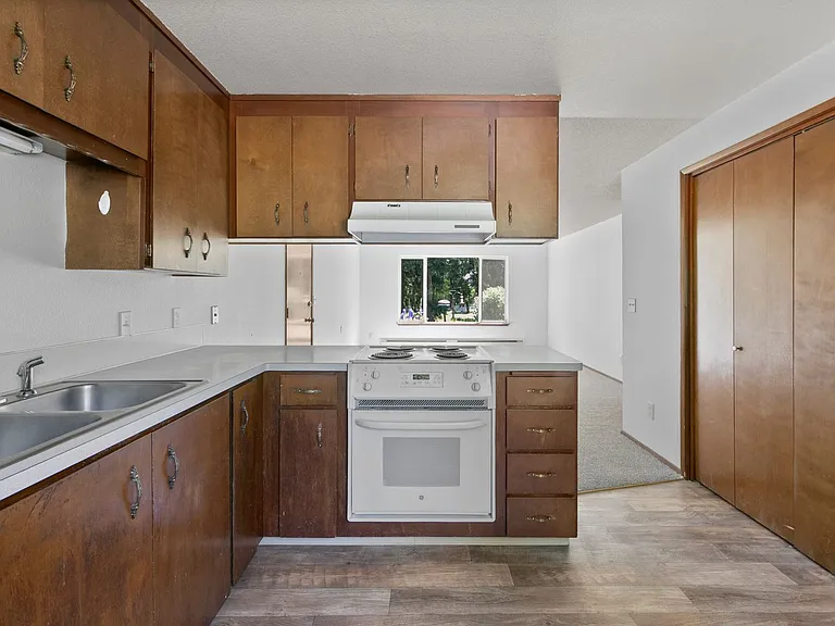 9012 Pipeline Rd E #7 — Photo 7