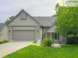 321 NE Sunderland Ct, Lees Summit, MO 64064