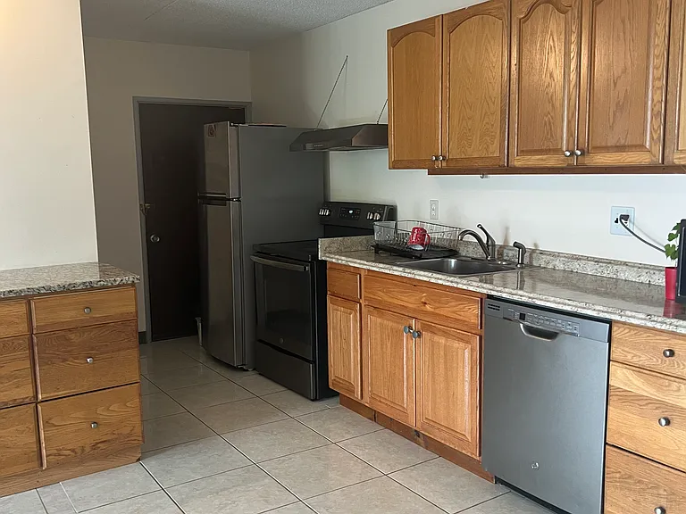 37 Skyline Dr #11 — Photo 5