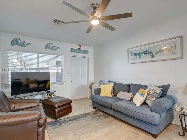 N Ocean Dr — Photo 9