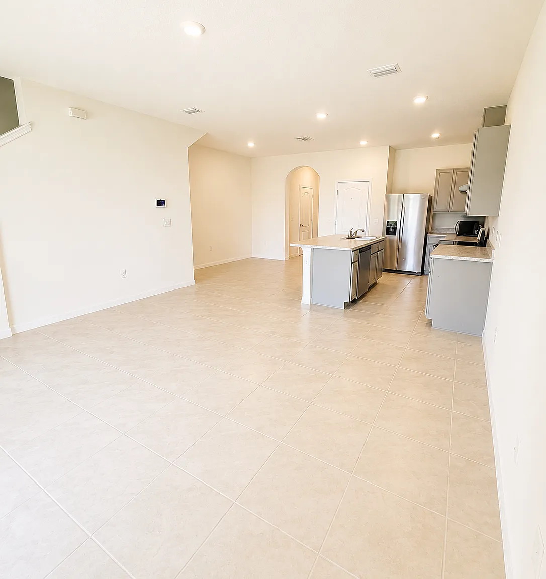 3 bed, 2.5 bath, 1740 sqft, $2,300 — Photo 4