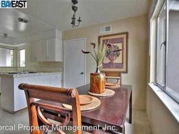 5th image of 362 Smithwood St