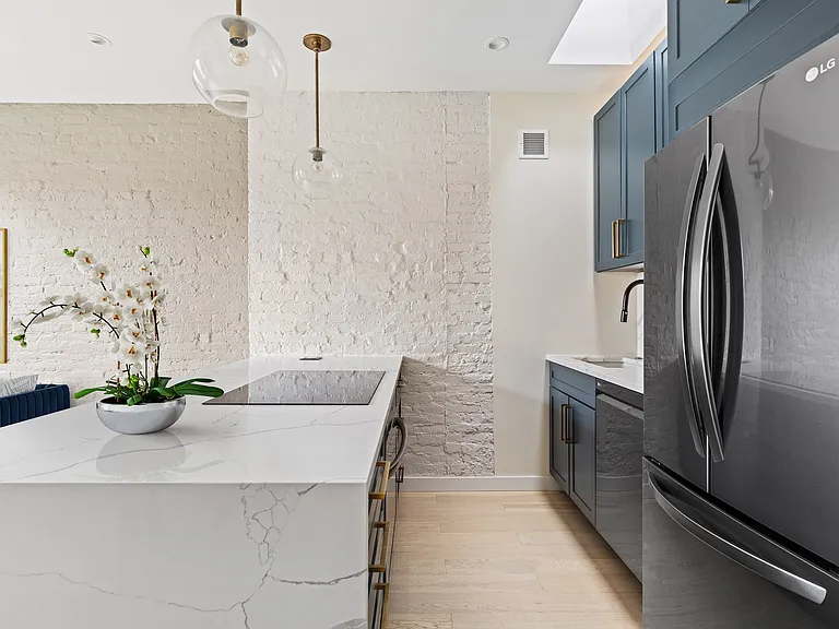 343 E 92nd St #5R — Photo 3