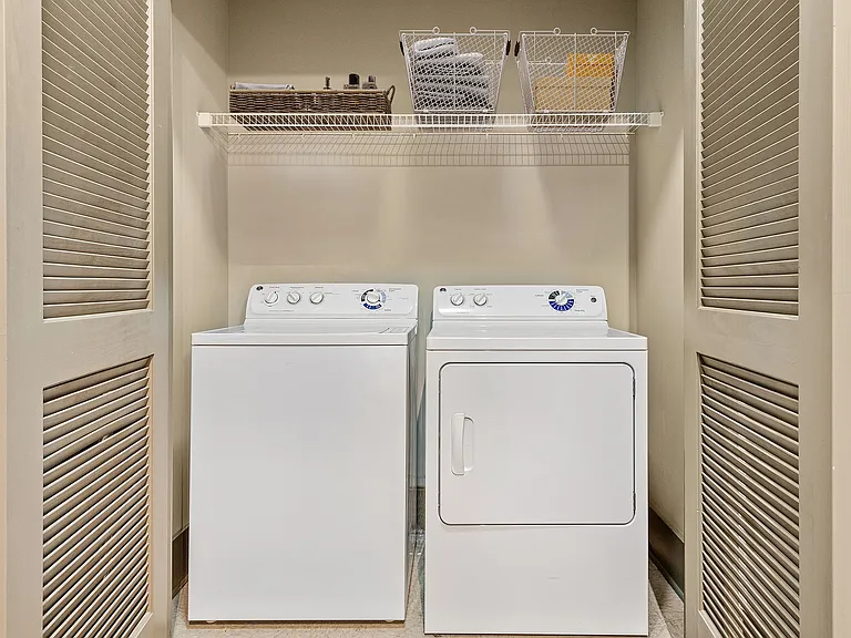 1160 Hammond Washer/Dryer