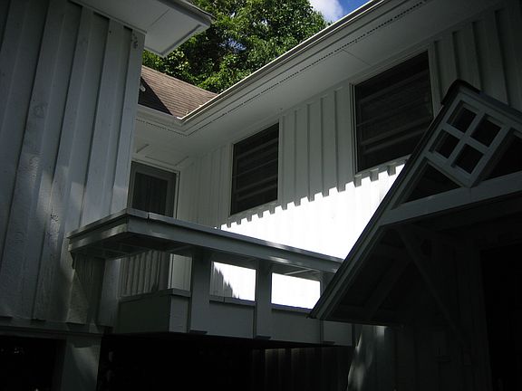 4th image of 3100 Edison Ln